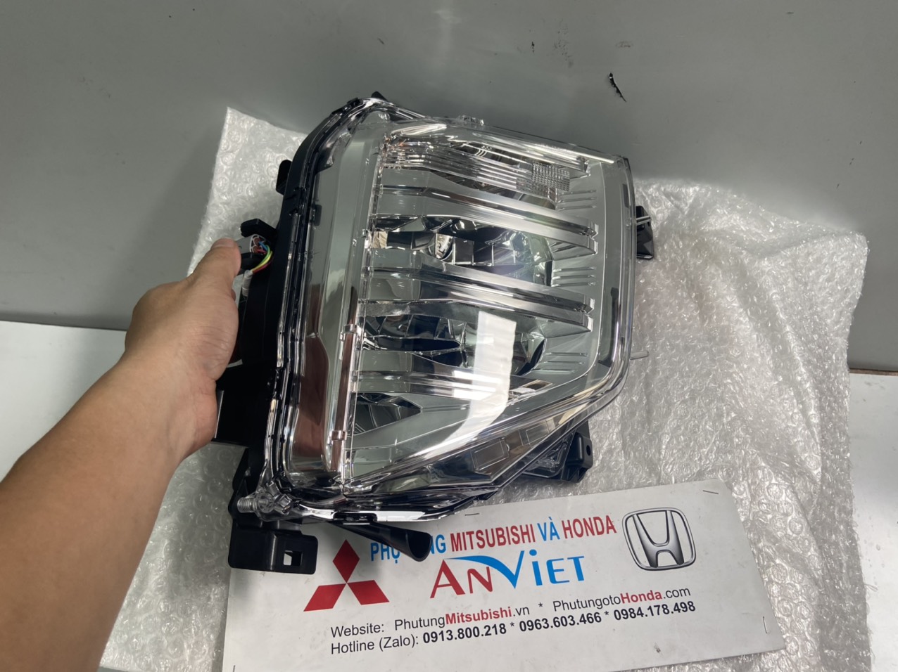Đèn gầm xe Mitsubishi Pajero Sport 2021 