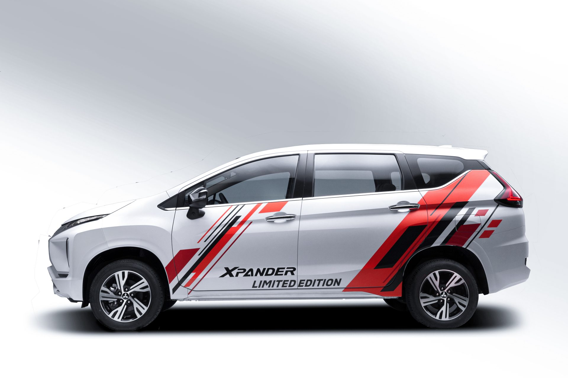 Lựa chọn Mitsubishi Xpander nhập khẩu hay Xpander Đặc biệt?