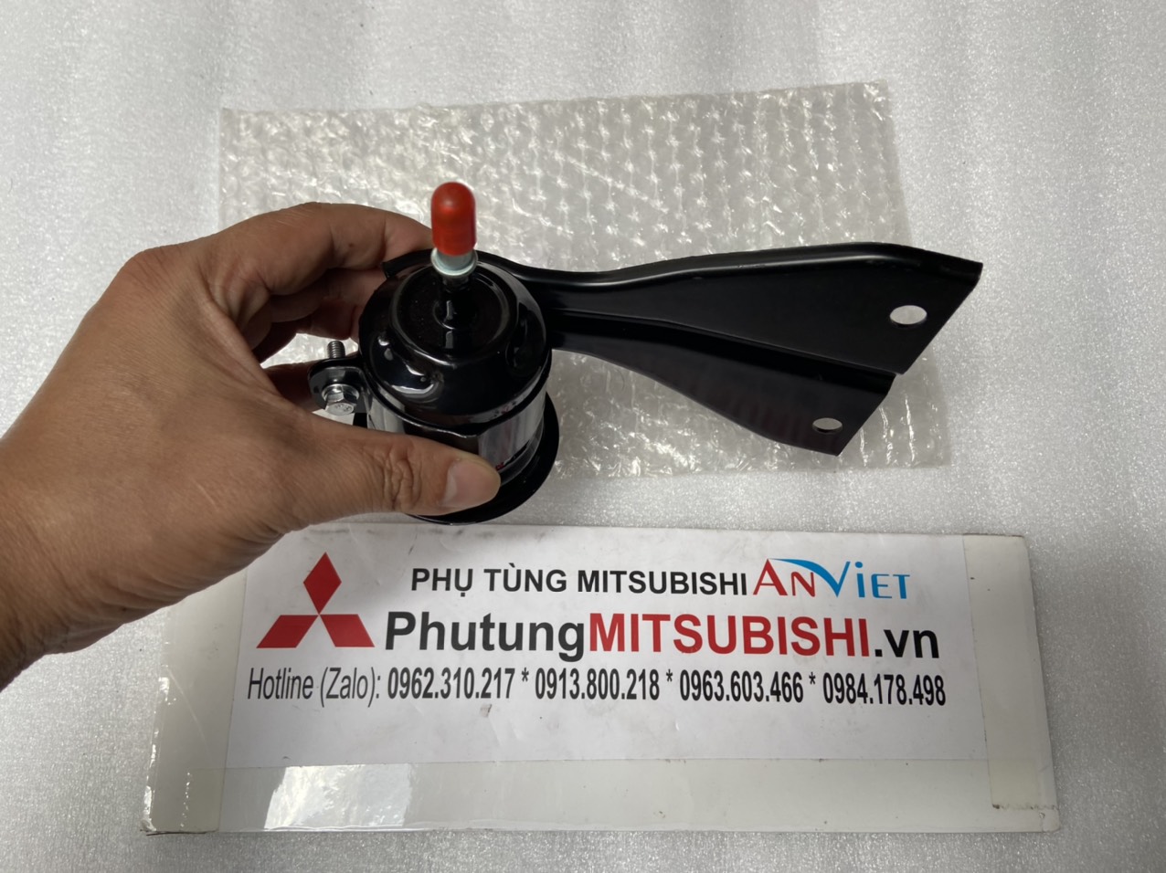 Lọc xăng xe Mitsubishi Triton