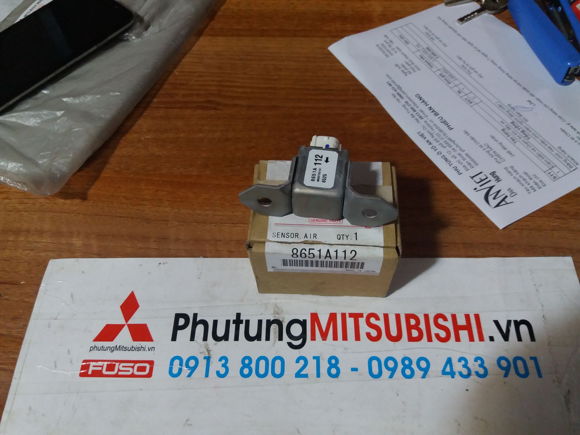Cảm biến va chạm túi khí đầu xe Mitsubishi Triton