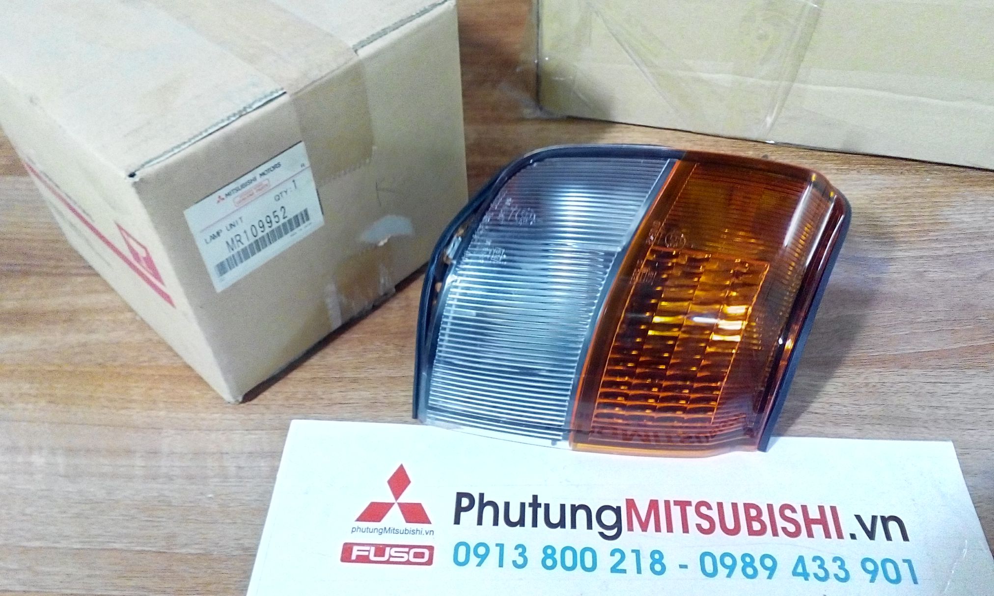Đèn xi nhan xe Mitsubishi Pajero