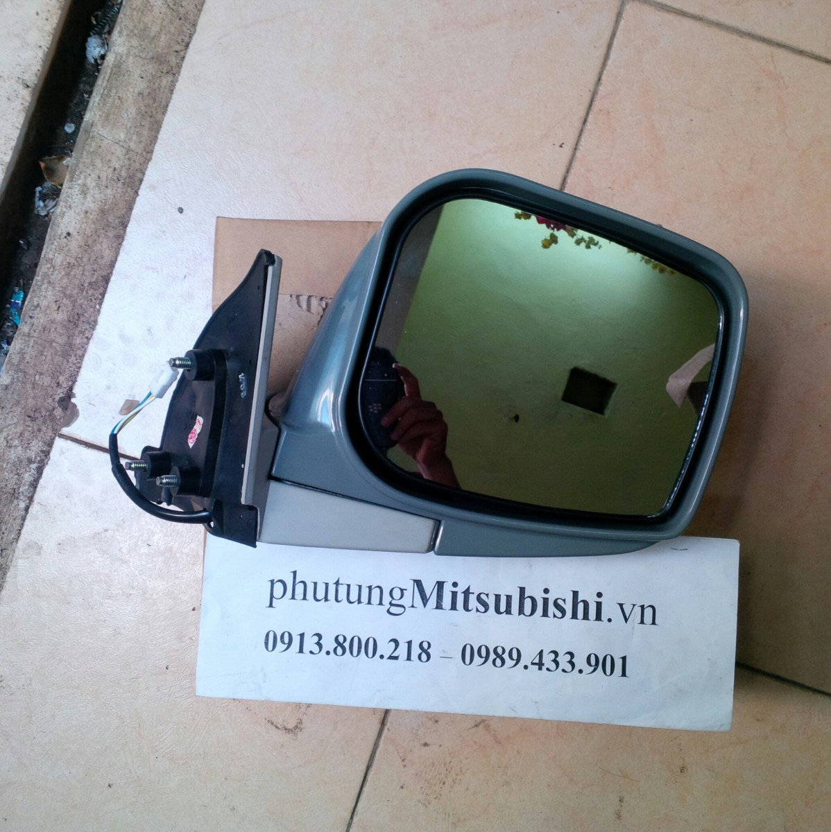 Gương chiếu hậu xe Mitsubishi Jolie