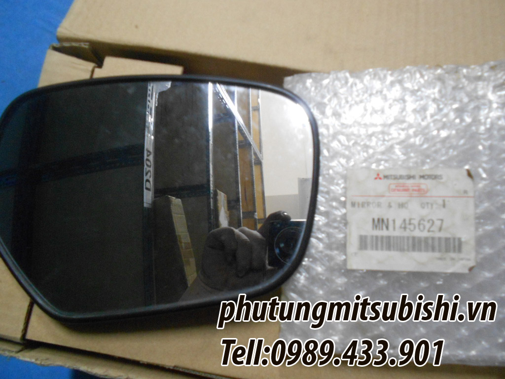 Mặt gương chiếu hậu xe Mitsubishi Grandis 