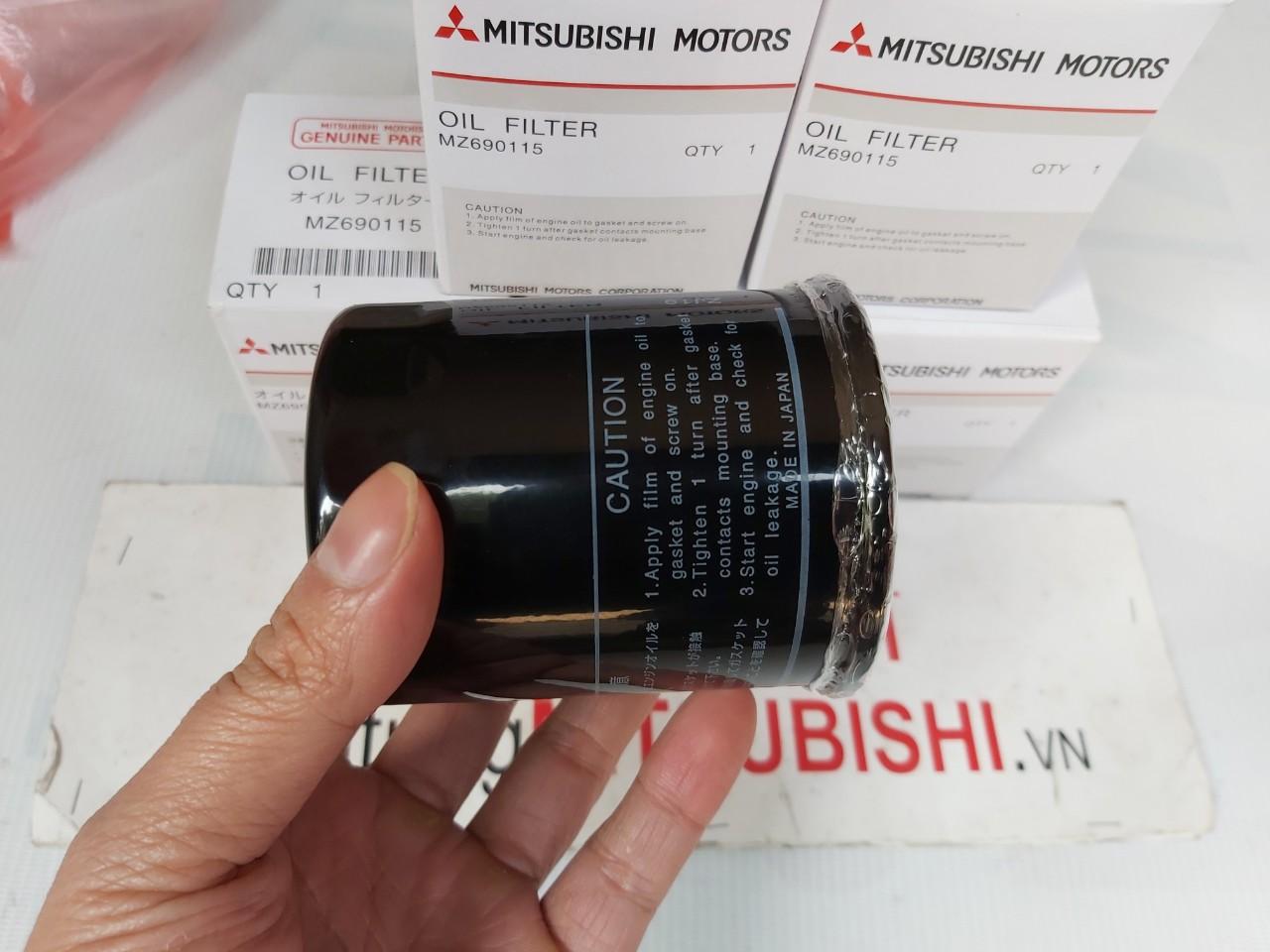 Lọc dầu nhớt động cơ xe Mitsubishi