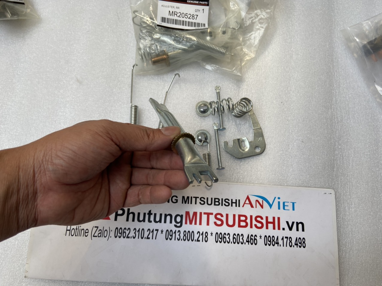 Thanh tăng phanh xe Mitsubishi Pajero V6-3000 V31 V32