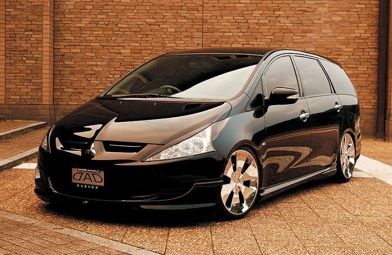 Thay Kính chắn gió xe Mitsubishi Grandis