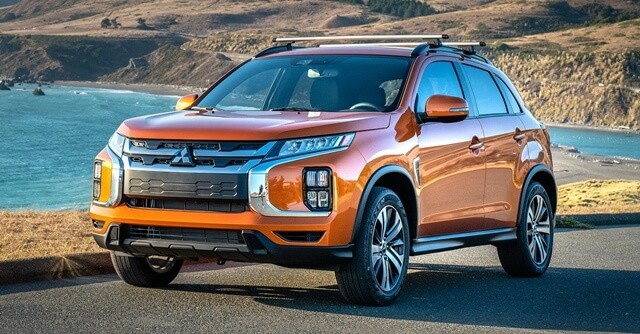 Thay Kính chắn gió xe Mitsubishi Outlander Sport