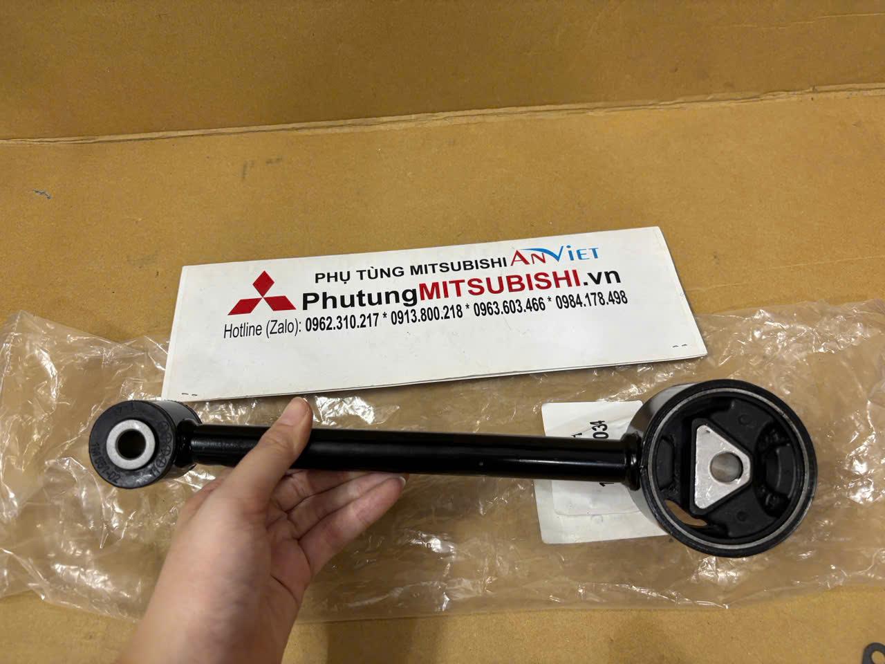 Chân máy xe Mitsubishi Attrage