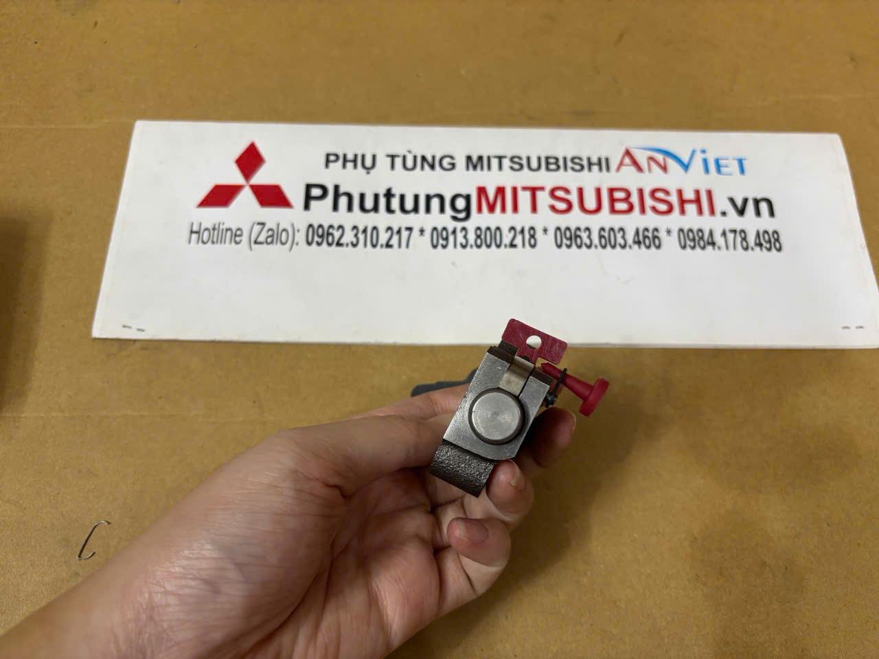 Búa tăng cam xe Mitsubishi Attrage