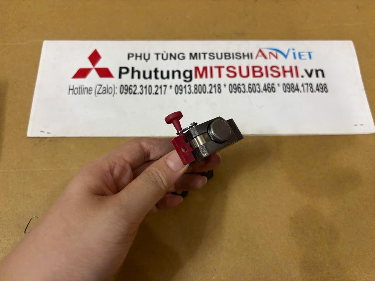 Búa tăng cam xe Mitsubishi Attrage