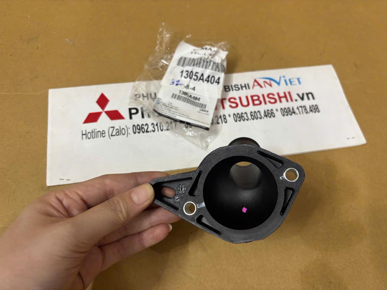 Vỏ van hằng nhiệt xe Mitsubishi Attrage
