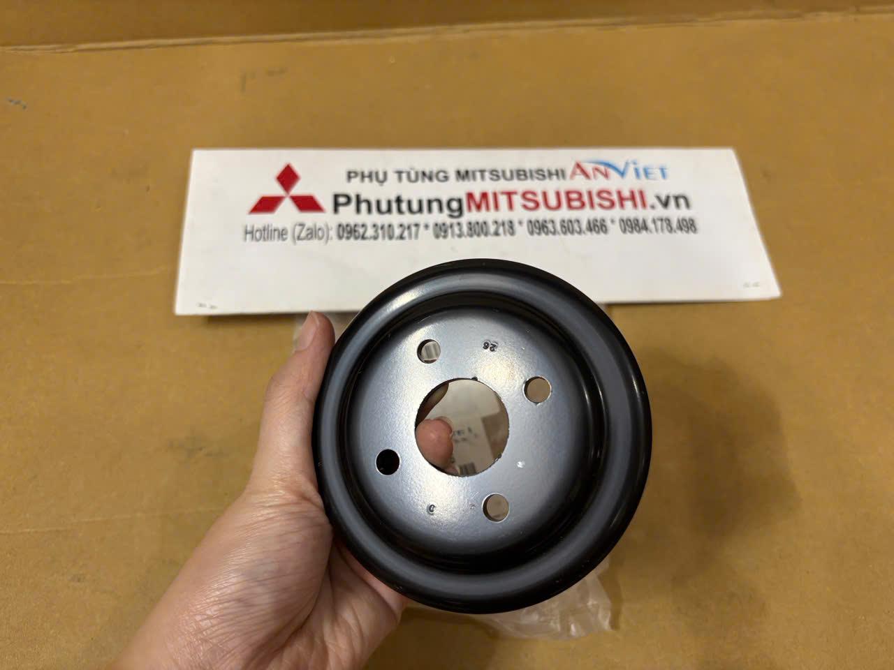 Puly bơm nước xe Mitsubishi Attrage, Mirage