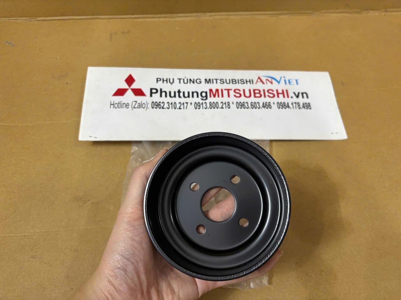 Puly bơm nước xe Mitsubishi Attrage, Mirage