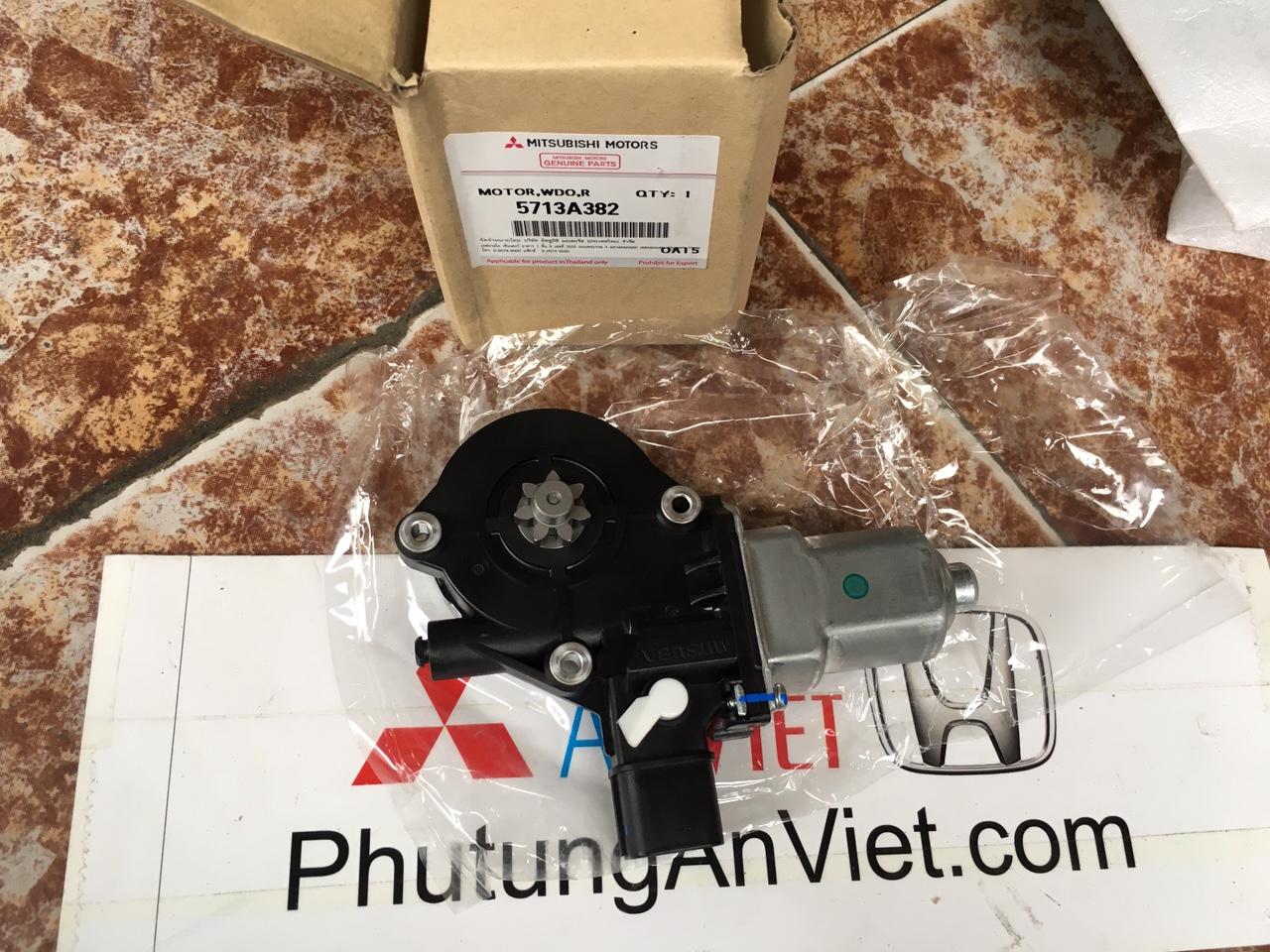 Mô tơ lên kính cửa trước xe Mitsubishi Attrage