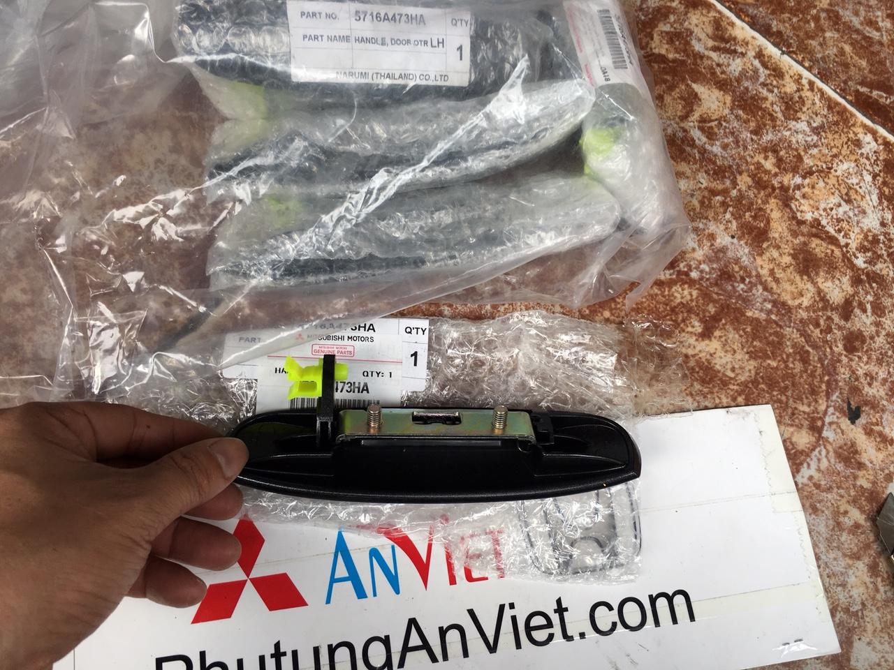 Tay mở cửa trước phía ngoài xe Mitsubishi Attrage