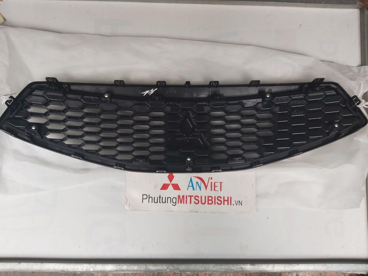 Mặt ca lăng xe Mitsubishi Attrage 2014-2019