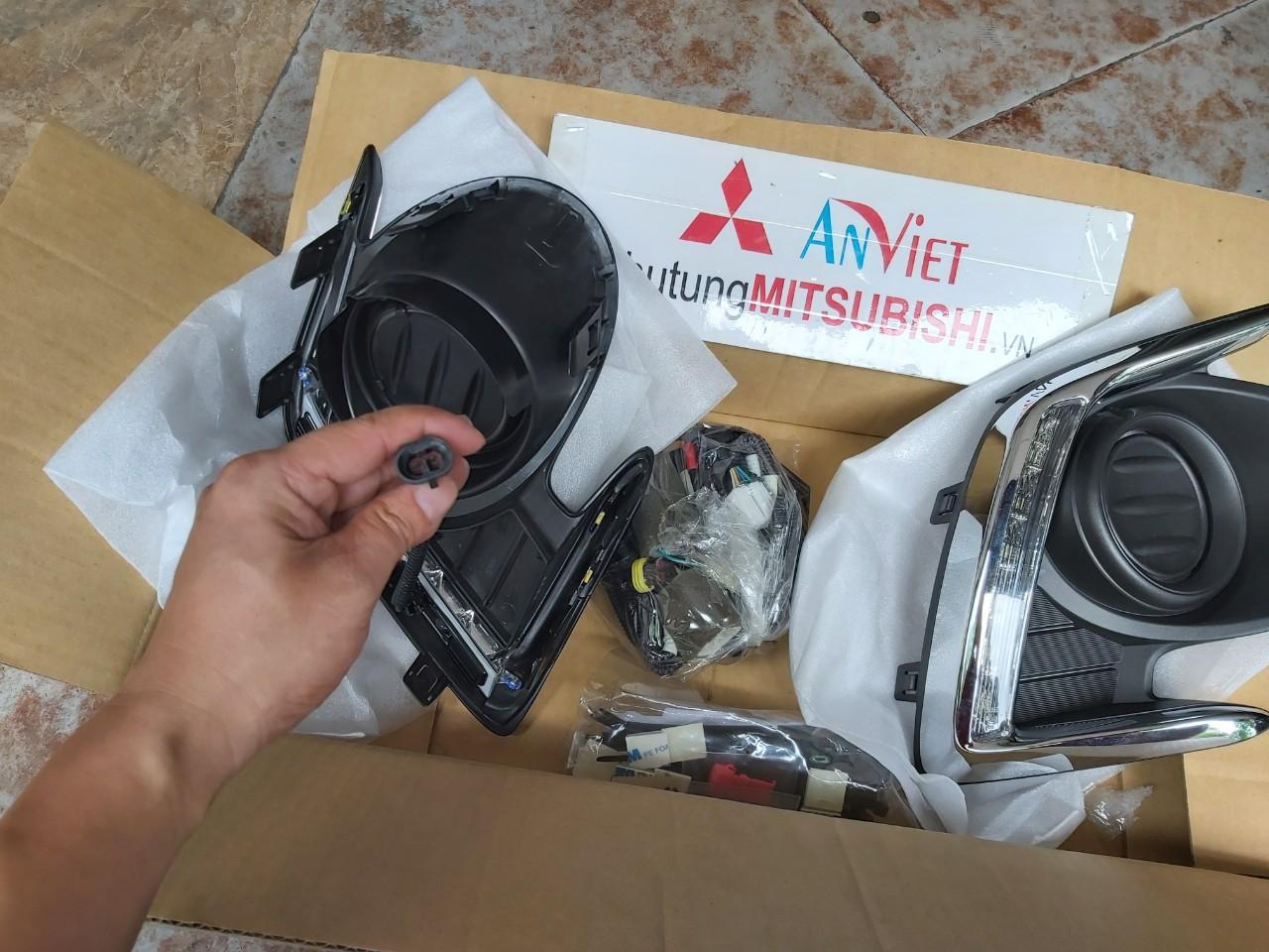 Ốp đèn gầm, Ốp đèn sương mù xe Mitsubishi Attrage 2014-2019