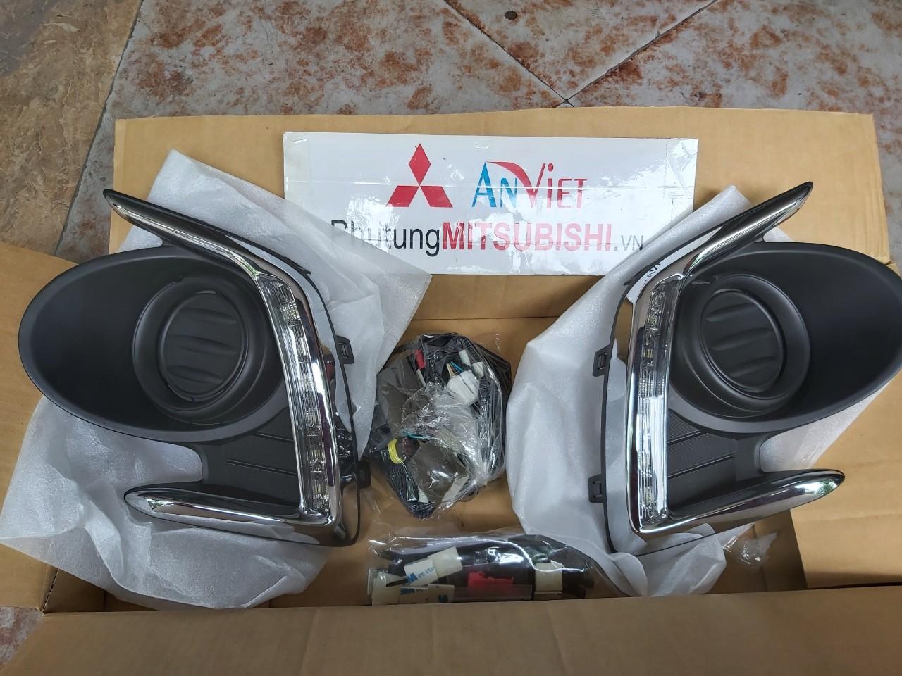 Ốp đèn gầm, Ốp đèn sương mù xe Mitsubishi Attrage 2014-2019