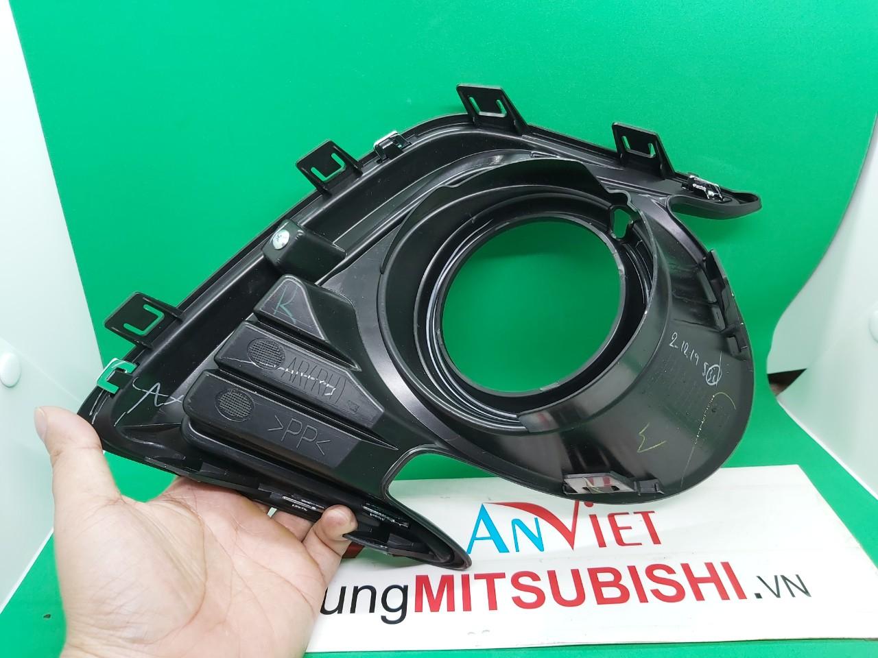 Ốp đèn gầm, Ốp đèn sương mù xe Mitsubishi Attrage 2014-2019