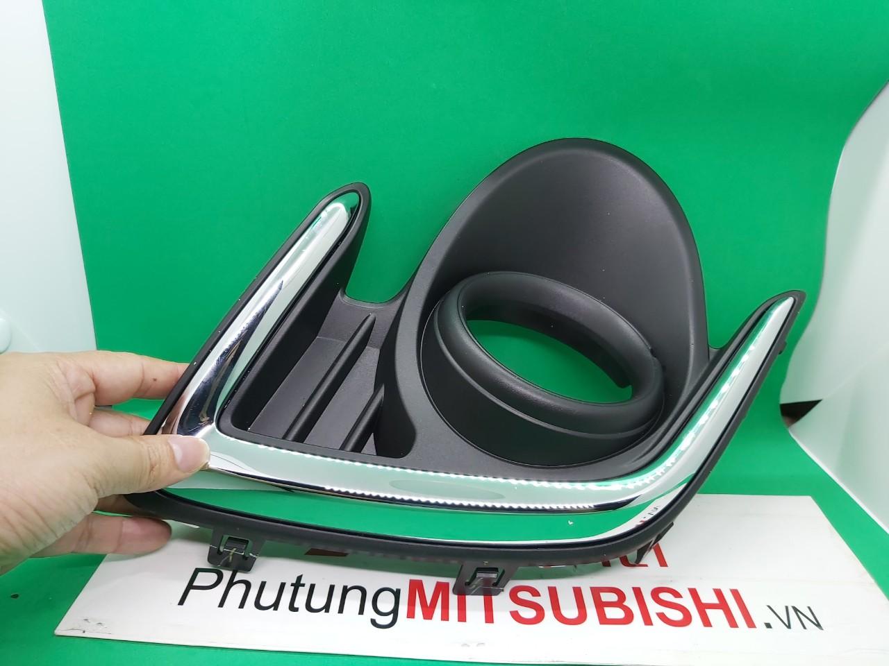 Ốp đèn gầm, Ốp đèn sương mù xe Mitsubishi Attrage 2014-2019