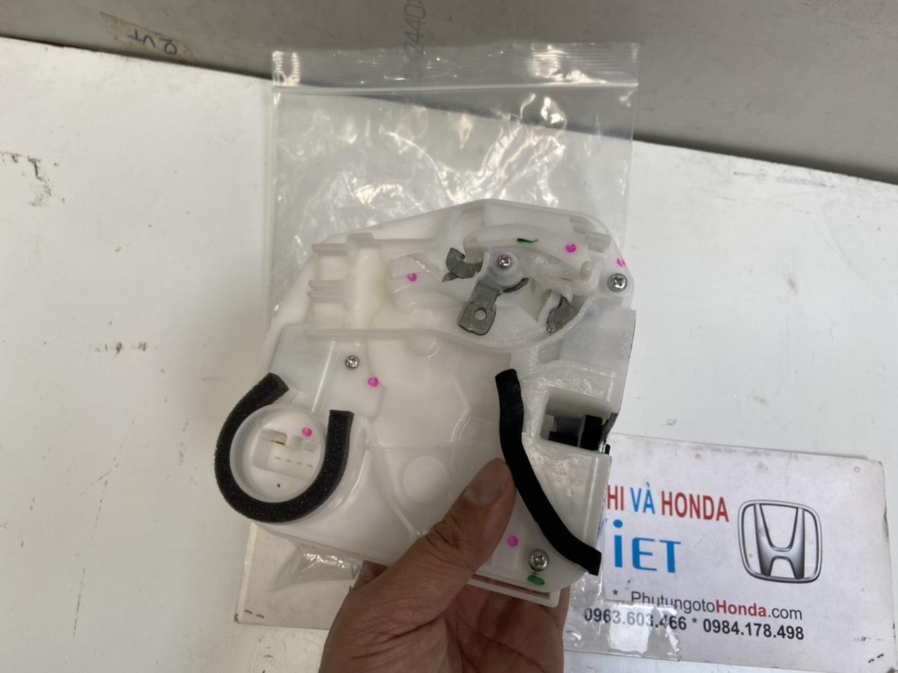 Ổ khóa ngậm cửa trước xe Mitsubishi Attrage