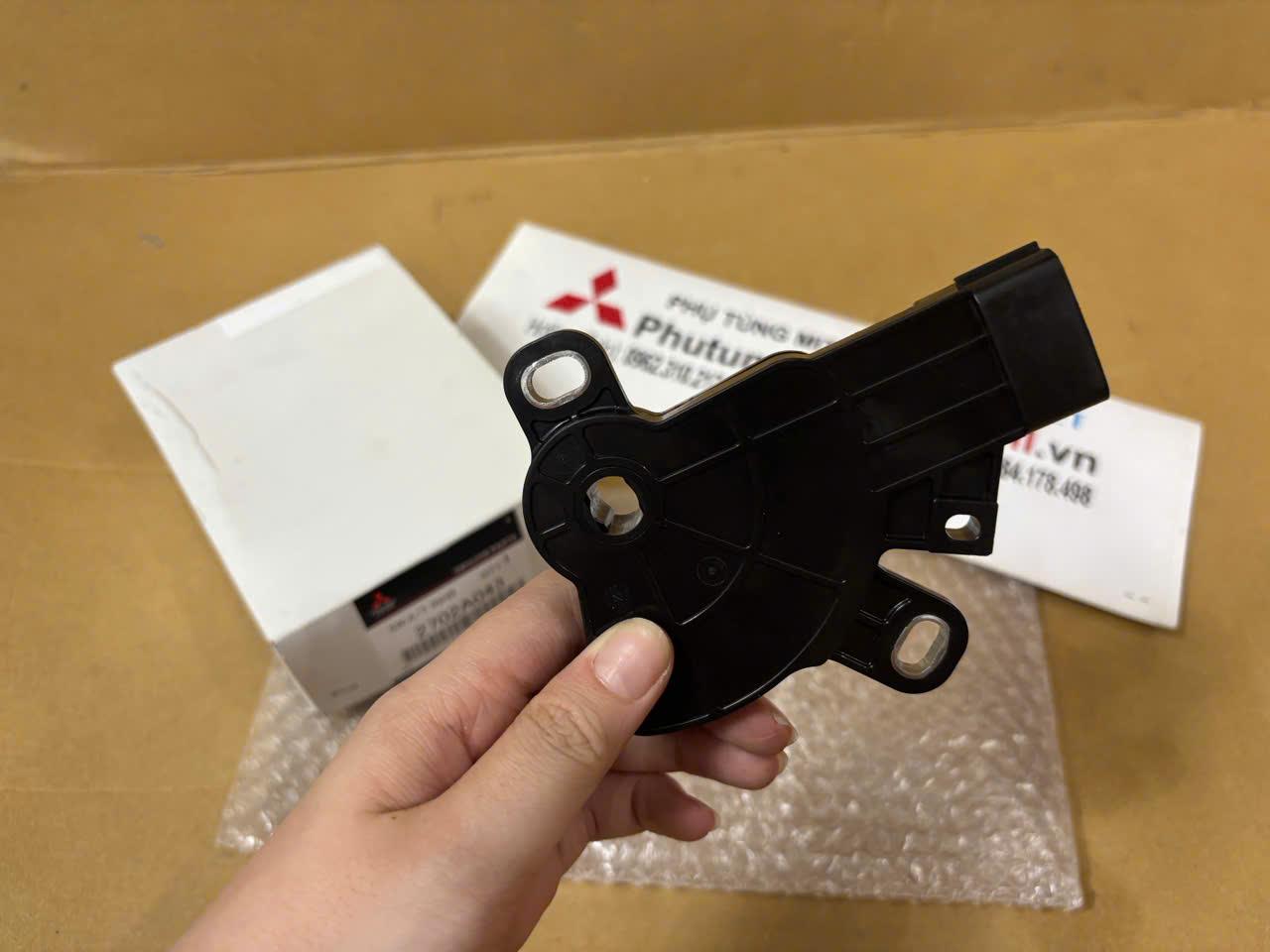 Rẻ quạt hộp số xe Mitsubishi Attrage