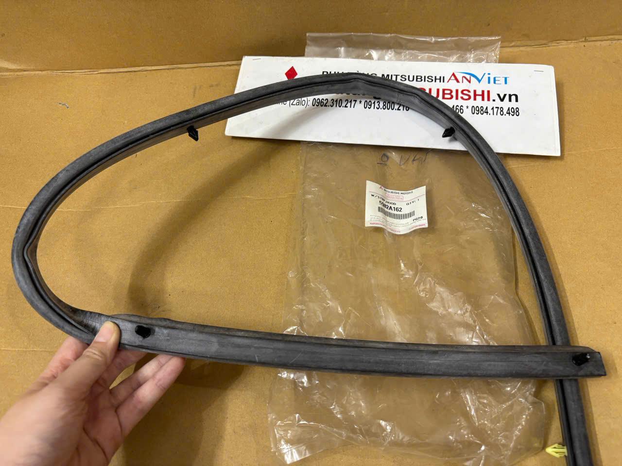 Gioăng viền mép capo xe Mitsubishi Attrage