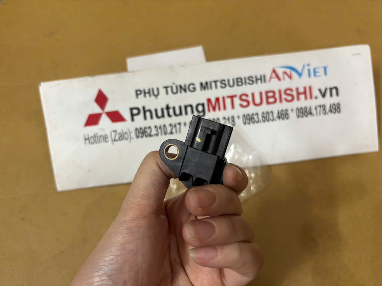 Cảm biến tốc độ hộp số xe Mitsubishi Attrage