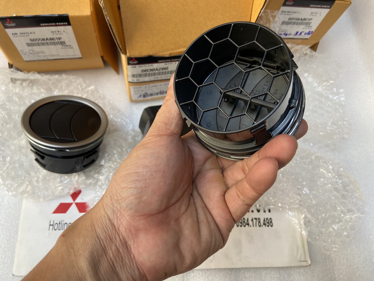 Cửa gió điều hòa xe Mitsubishi Attrage