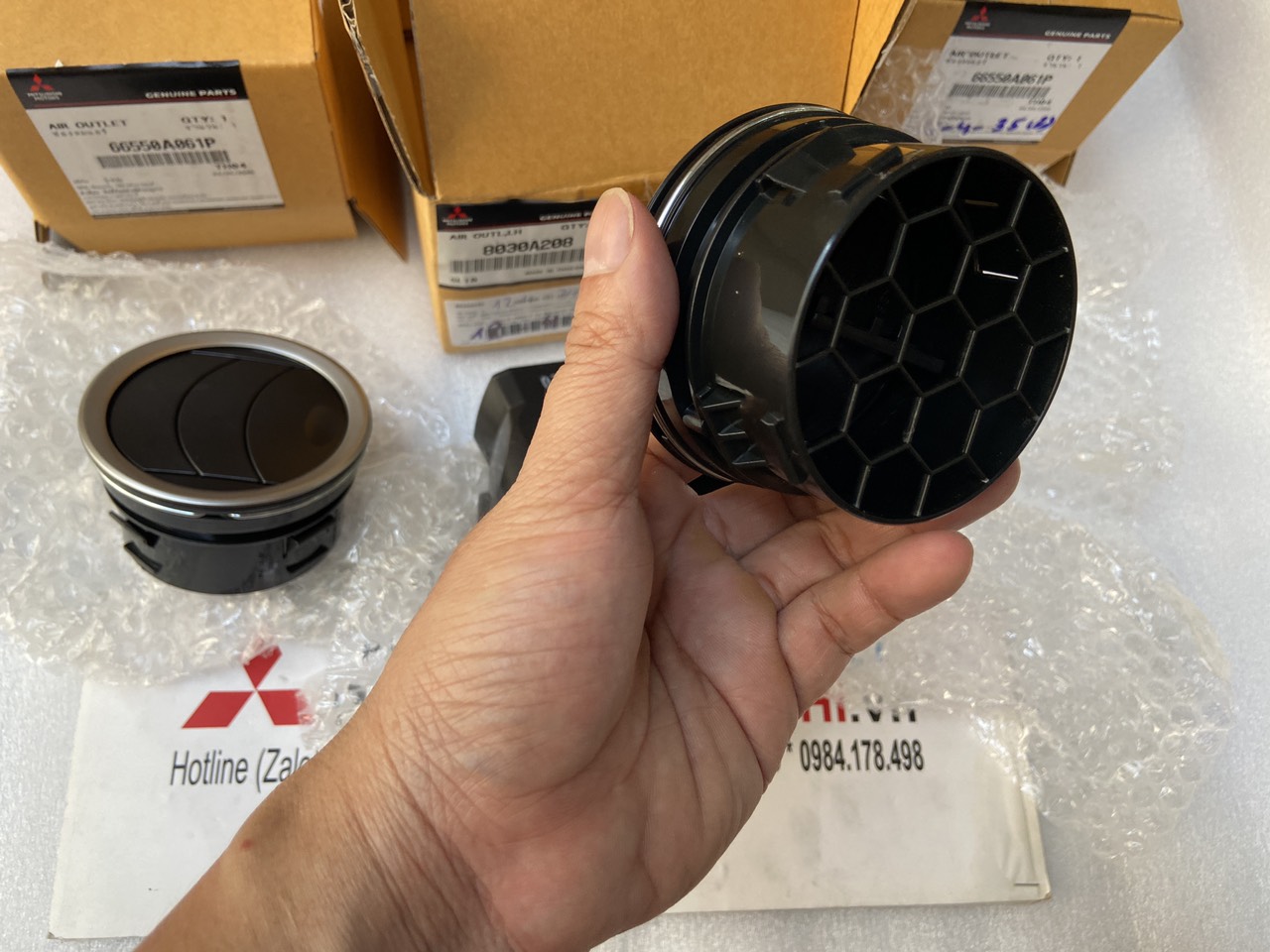 Cửa gió điều hòa xe Mitsubishi Attrage