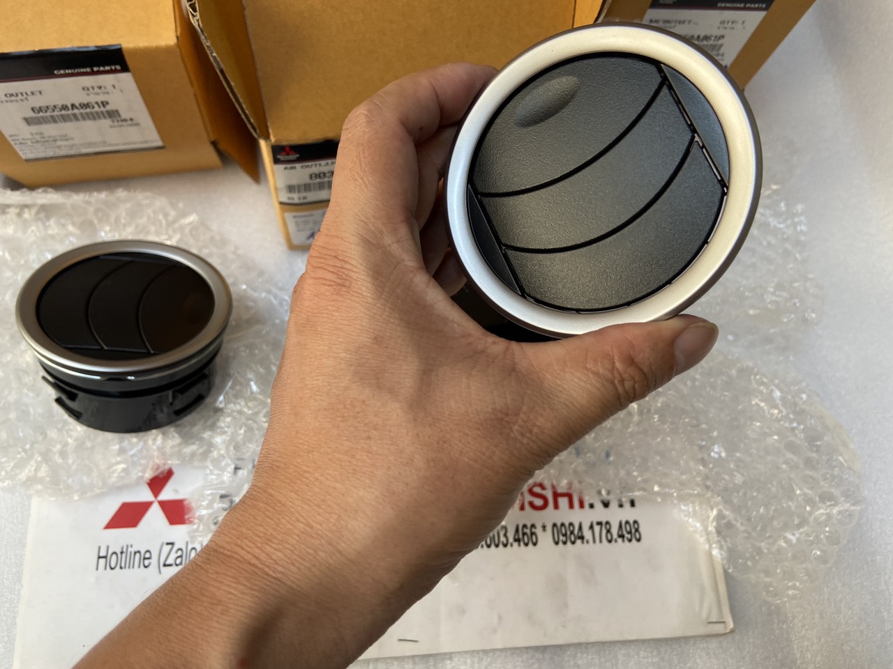 Cửa gió điều hòa xe Mitsubishi Attrage