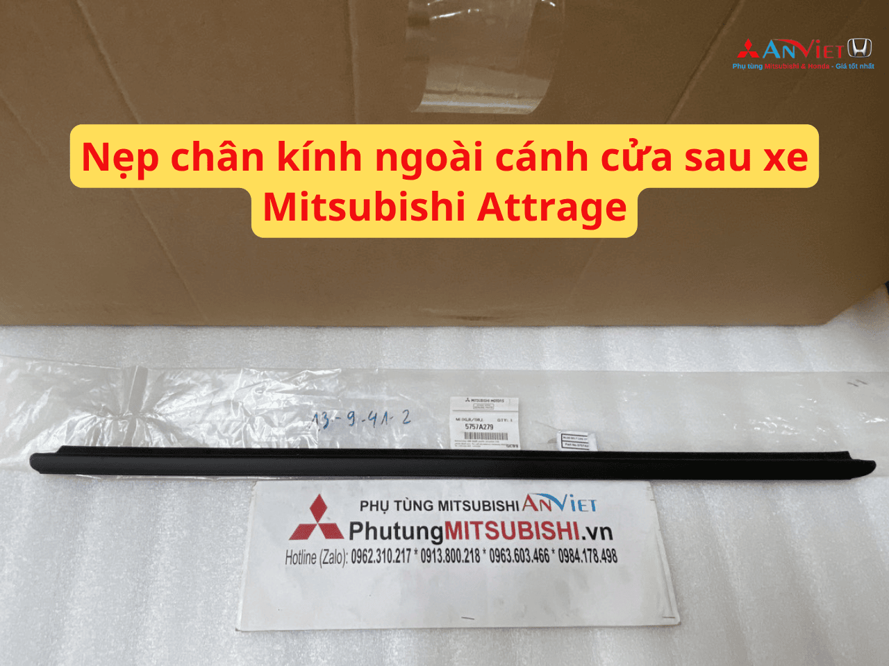 Nẹp chân kính ngoài cánh cửa sau xe Mitsubishi Attrage