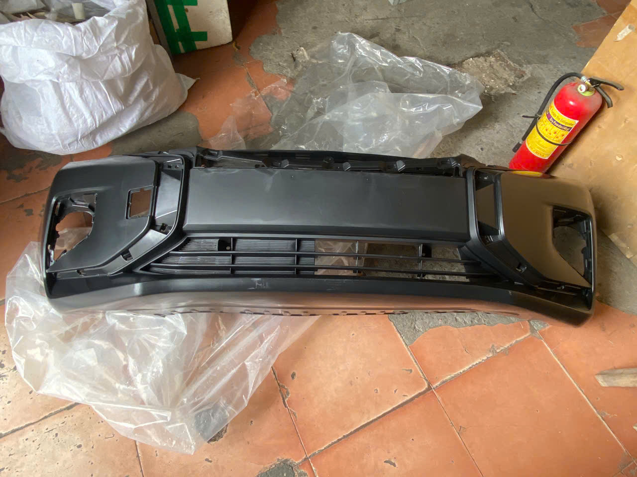 Thanh lý Cản trước, Ba đờ sốc trước xe Mitsubishi Attrage