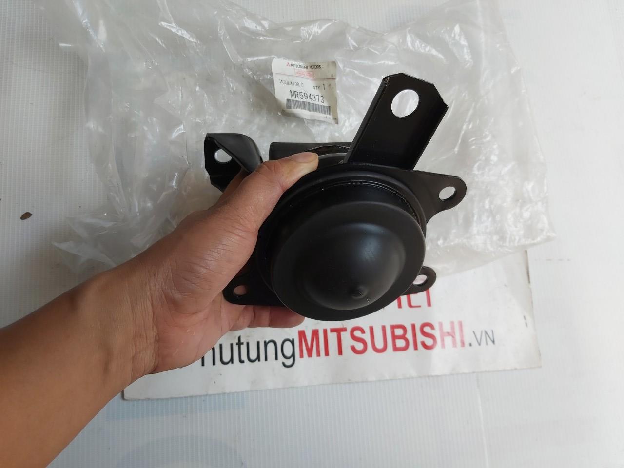 Chân máy dầu Mitsubishi Grandis