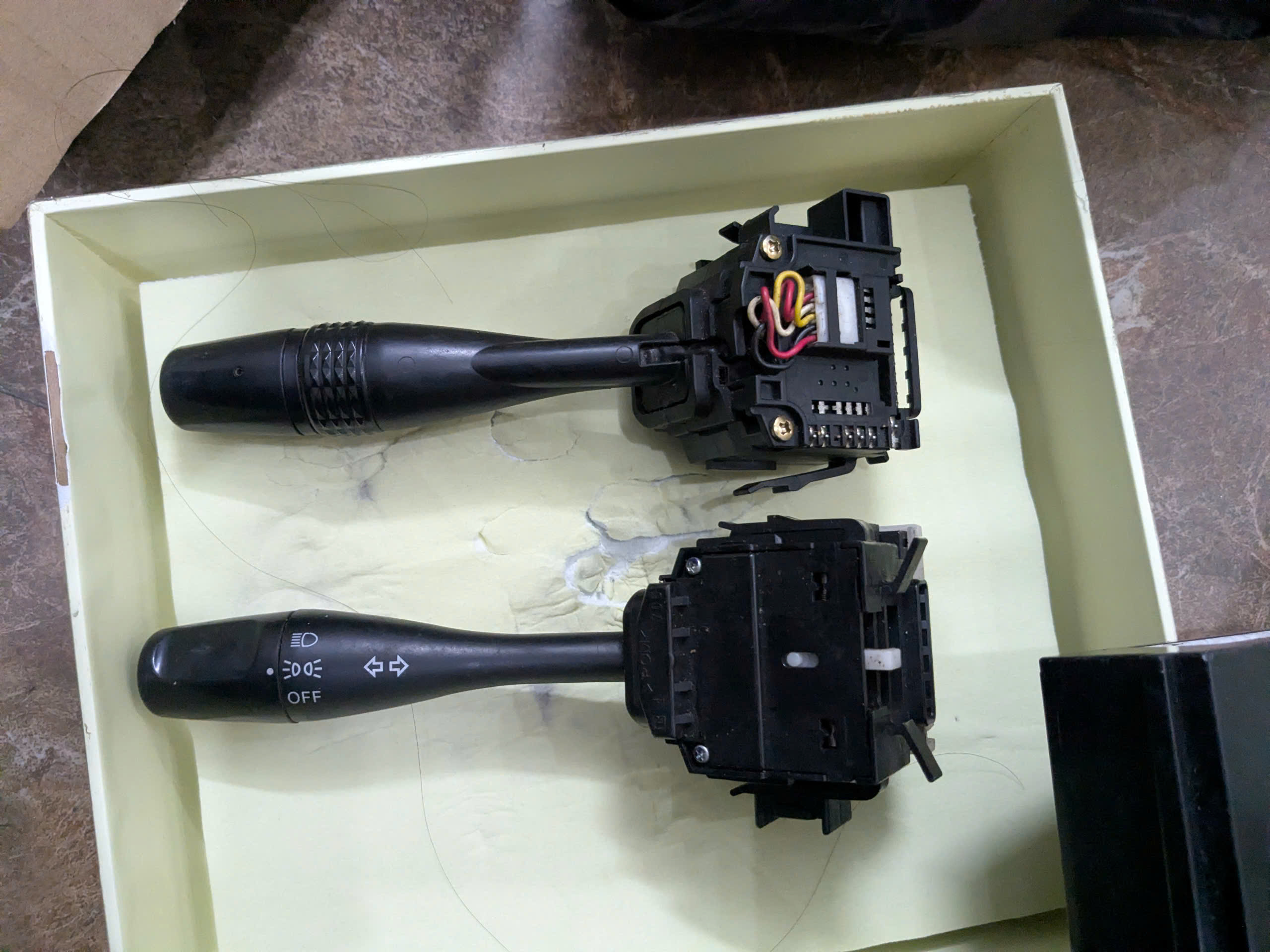 Công tắc đèn pha cốt, Công tắc gạt mưa Mitsubishi Grandis, Pajero v73, Lancer gala