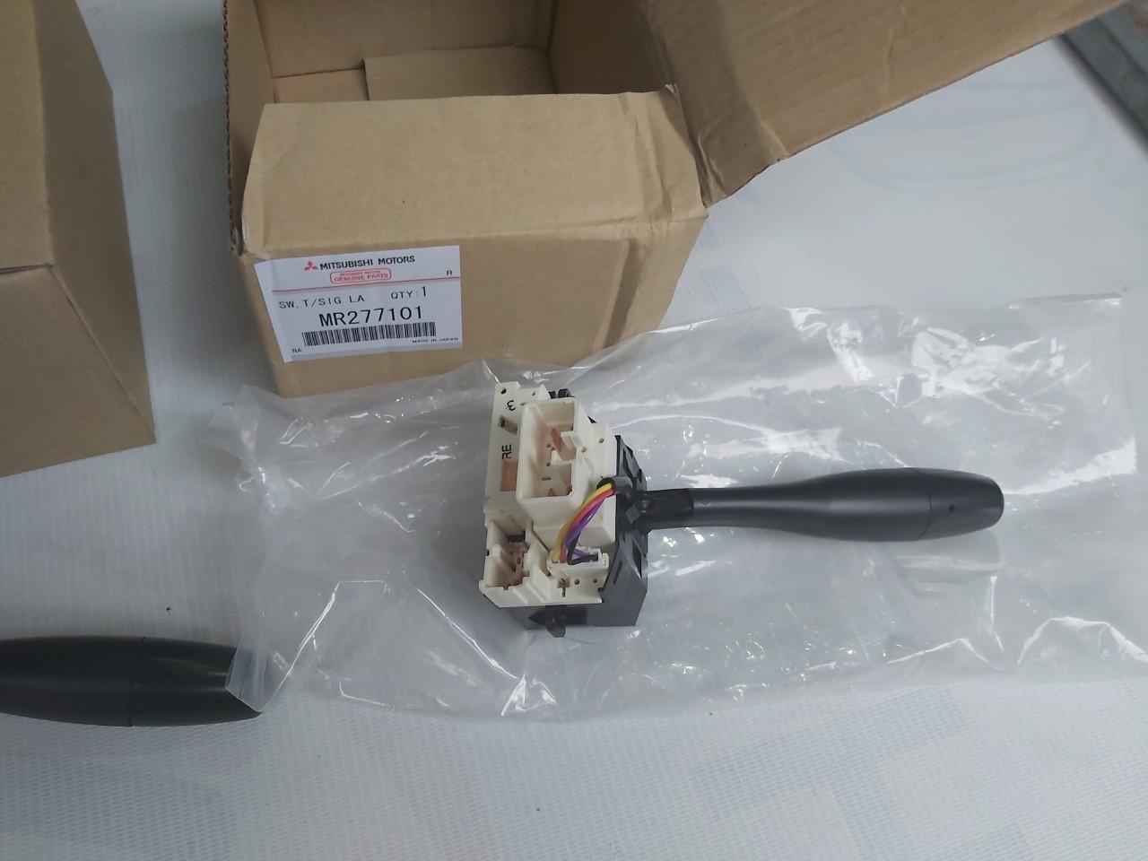 Công tắc pha cốt xe Mitsubishi Jolie