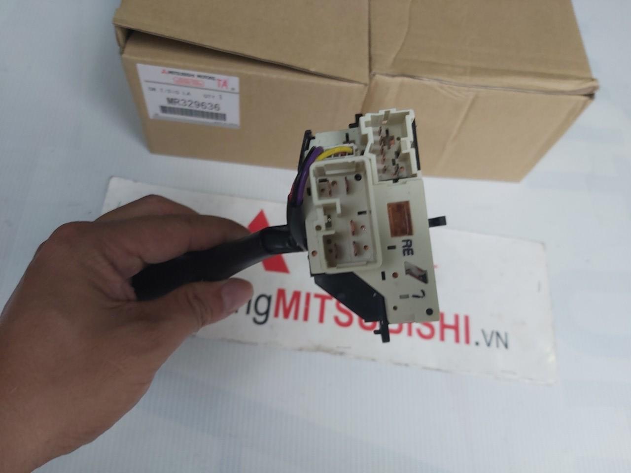 Công tắc pha cốt xe Mitsubishi Jolie