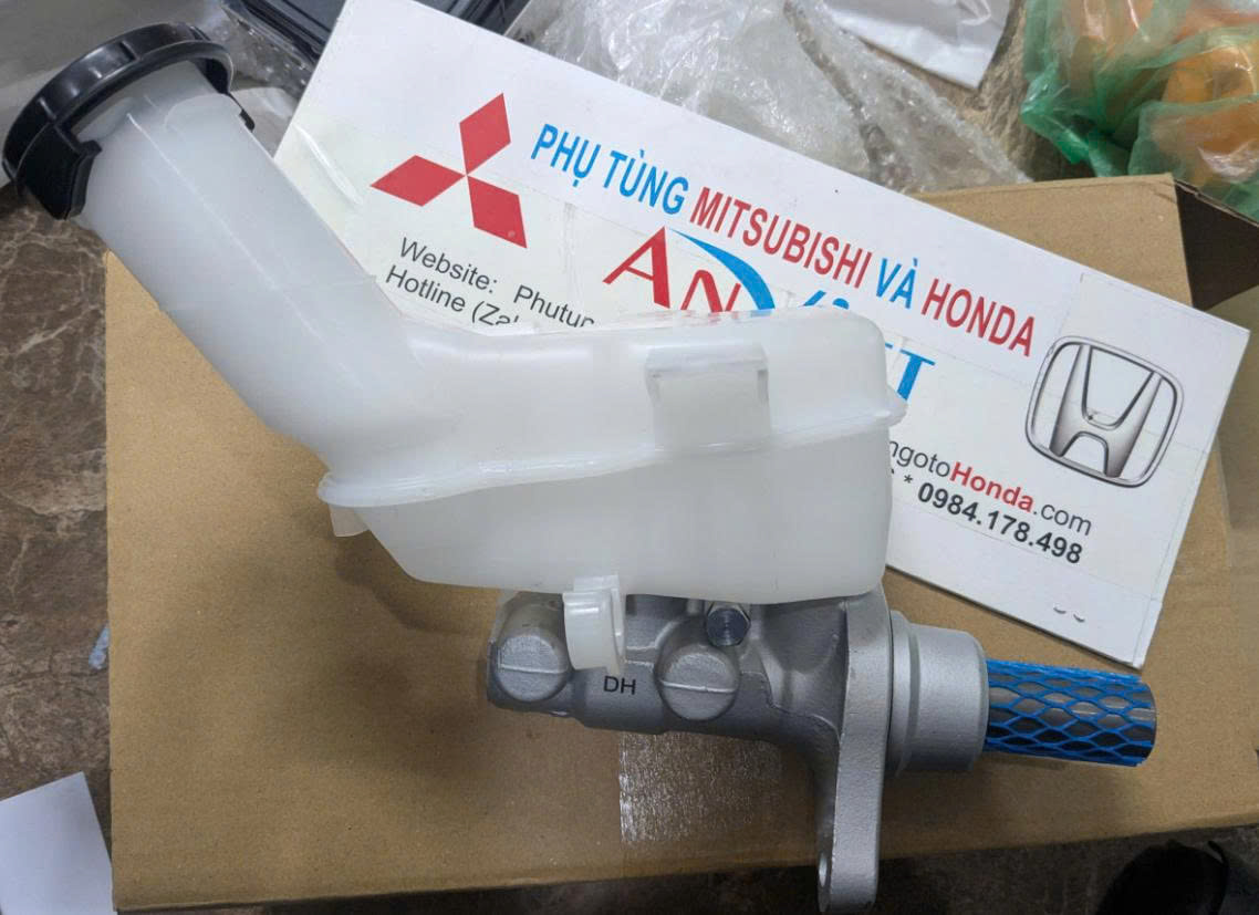 Heo thắng cái xe Mitsubishi Lancer Fortis Mitsubishi Lancer IO 1.8 và 2.0, xy lanh tổng phanh trên Mitsubishi Lancer Fortis Mitsubishi Lancer IO 1.8 và 2.0 4625A199 4625A463