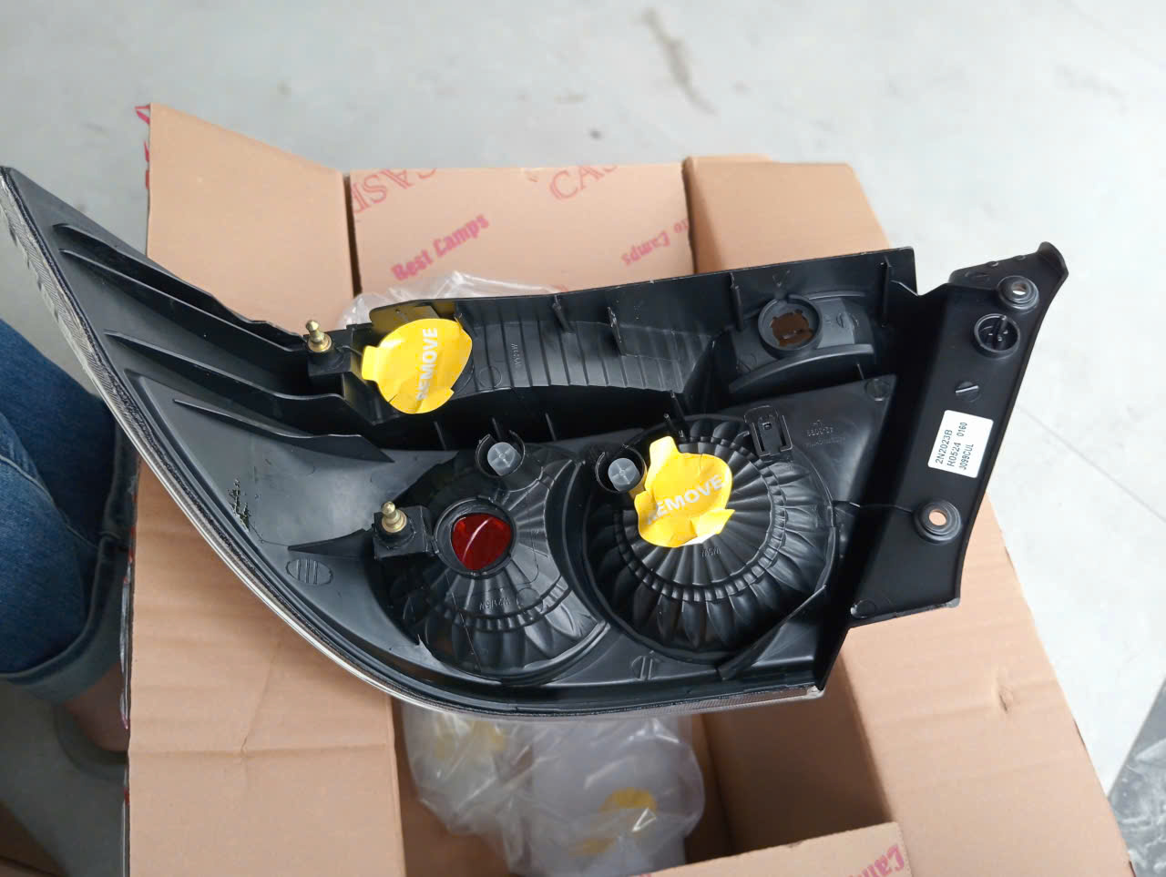 ĐÈN HẬU Mitsubishi lancer gala 2003 2004 2005 2006 2007 1.6 2.0  bên trái và bên phải 