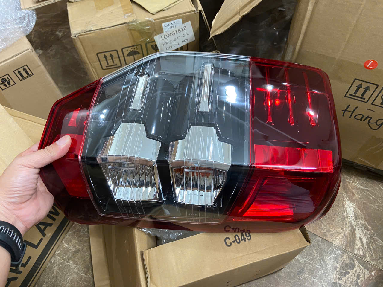 Đèn hậu, Đèn lái sau xe Mitsubishi Triton 2019-2024 hàng thanh lý 100k