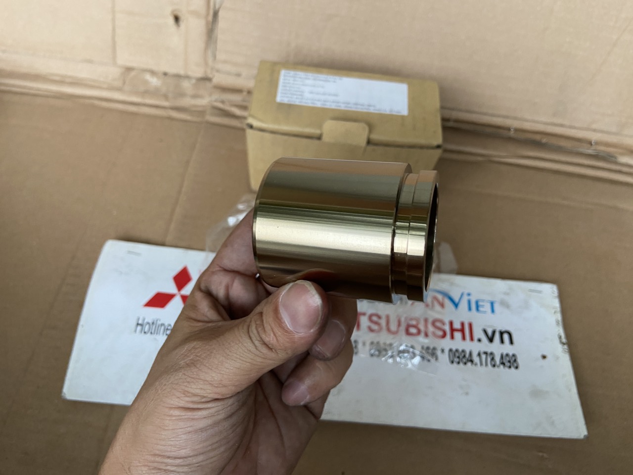 Piston phanh xe Mitsubishi Triton và Pajero Sport 2018-2025