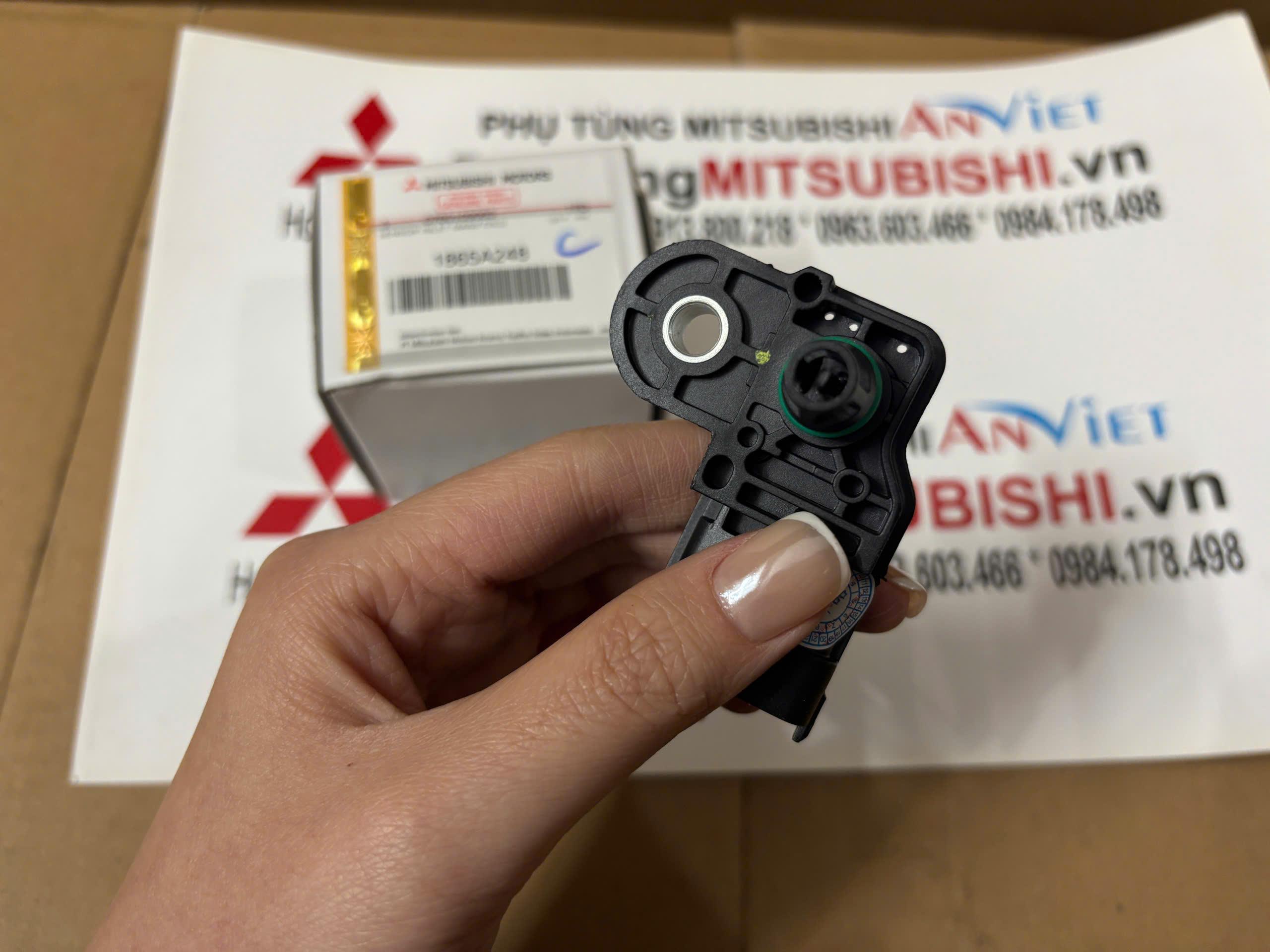 Cảm biến khí nạp xe Mitsubishi Xpander