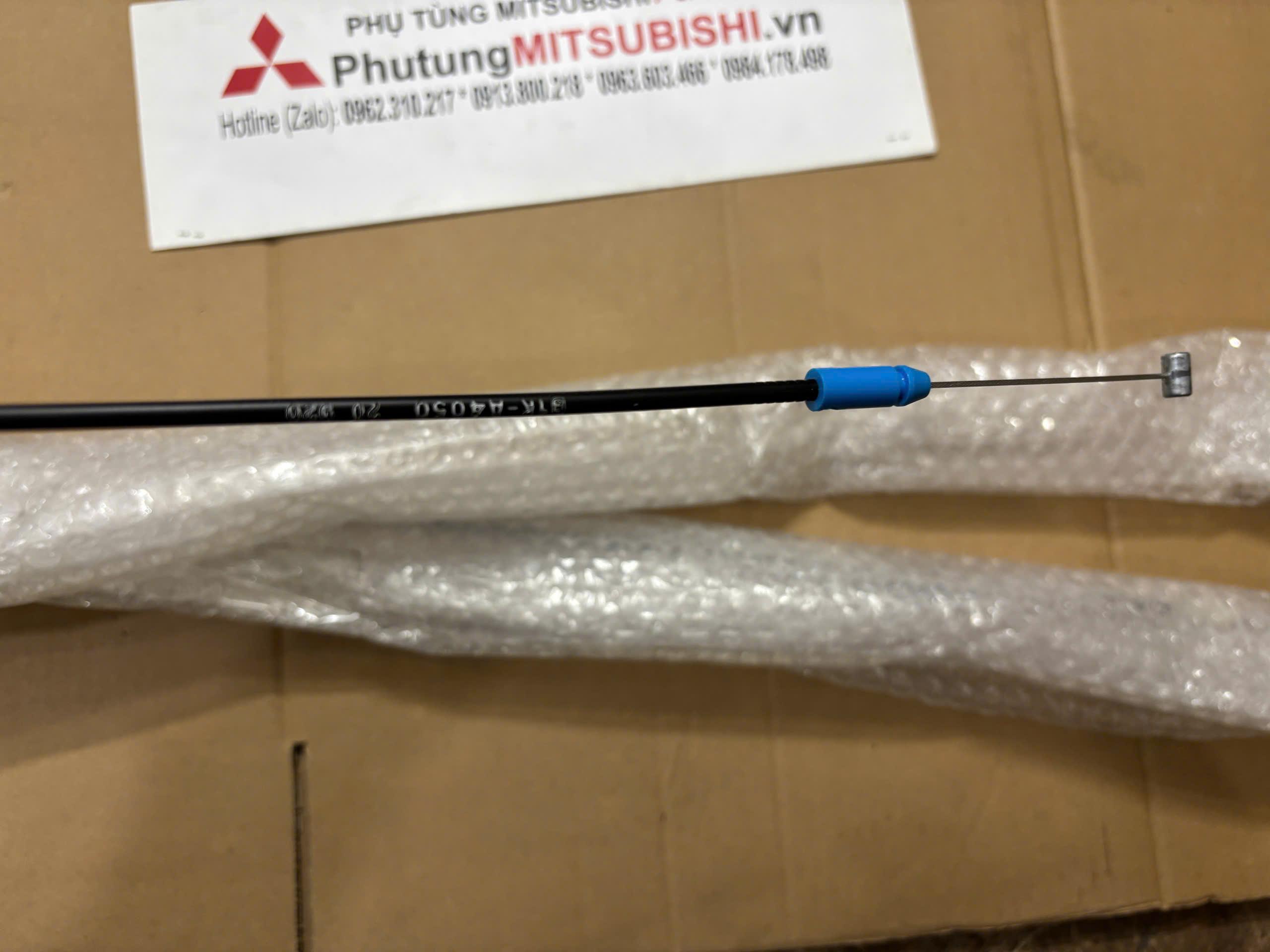 Dây giật tay mở cửa trong trước xe Mitsubishi Xpander