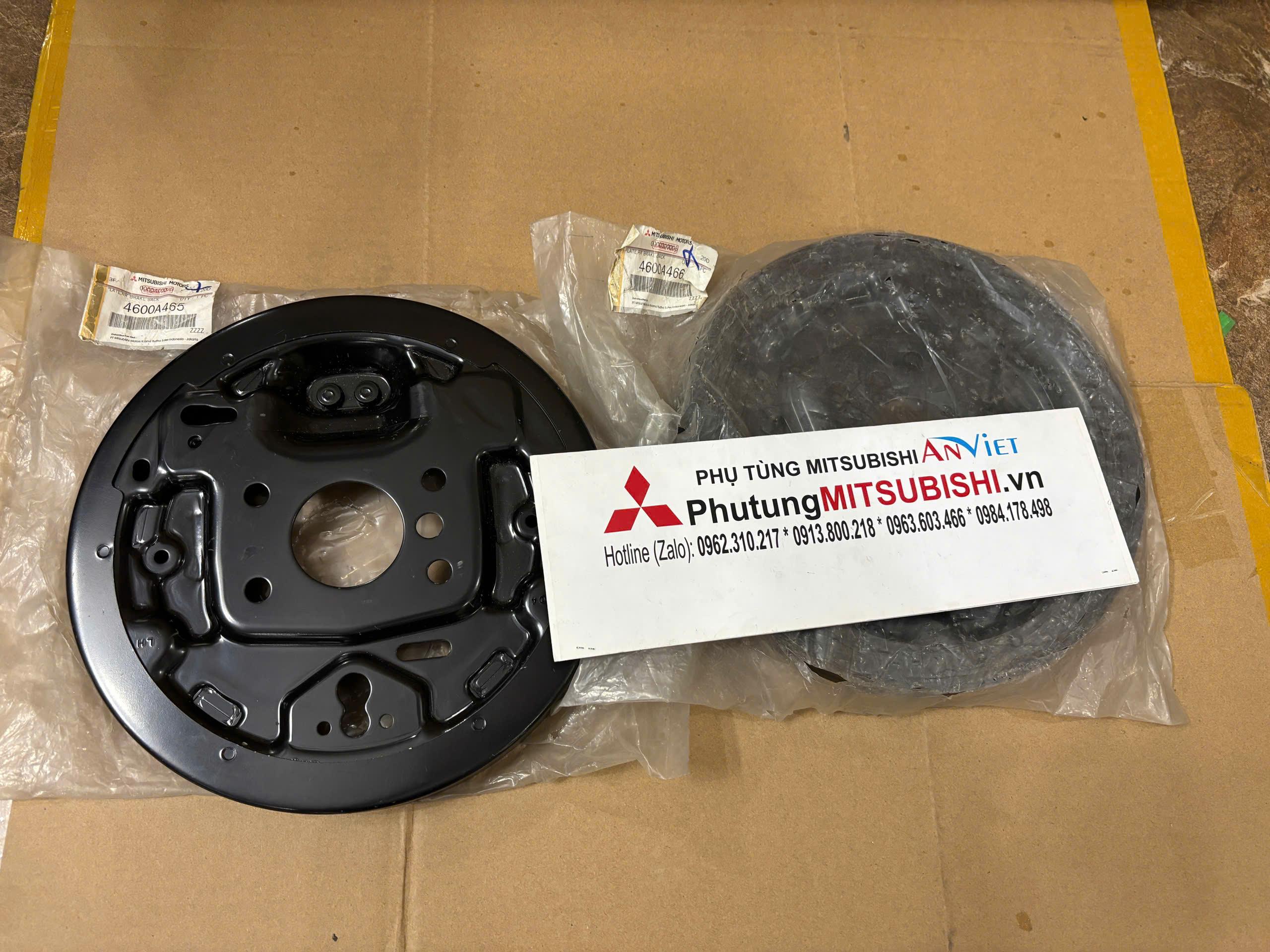 Mâm dừng phanh tay xe Mitsubishi Xpander