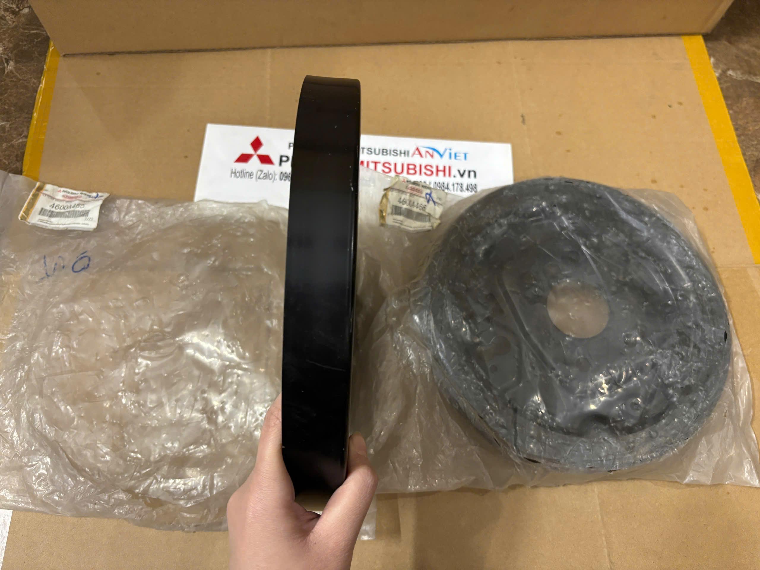 Mâm dừng phanh tay xe Mitsubishi Xpander