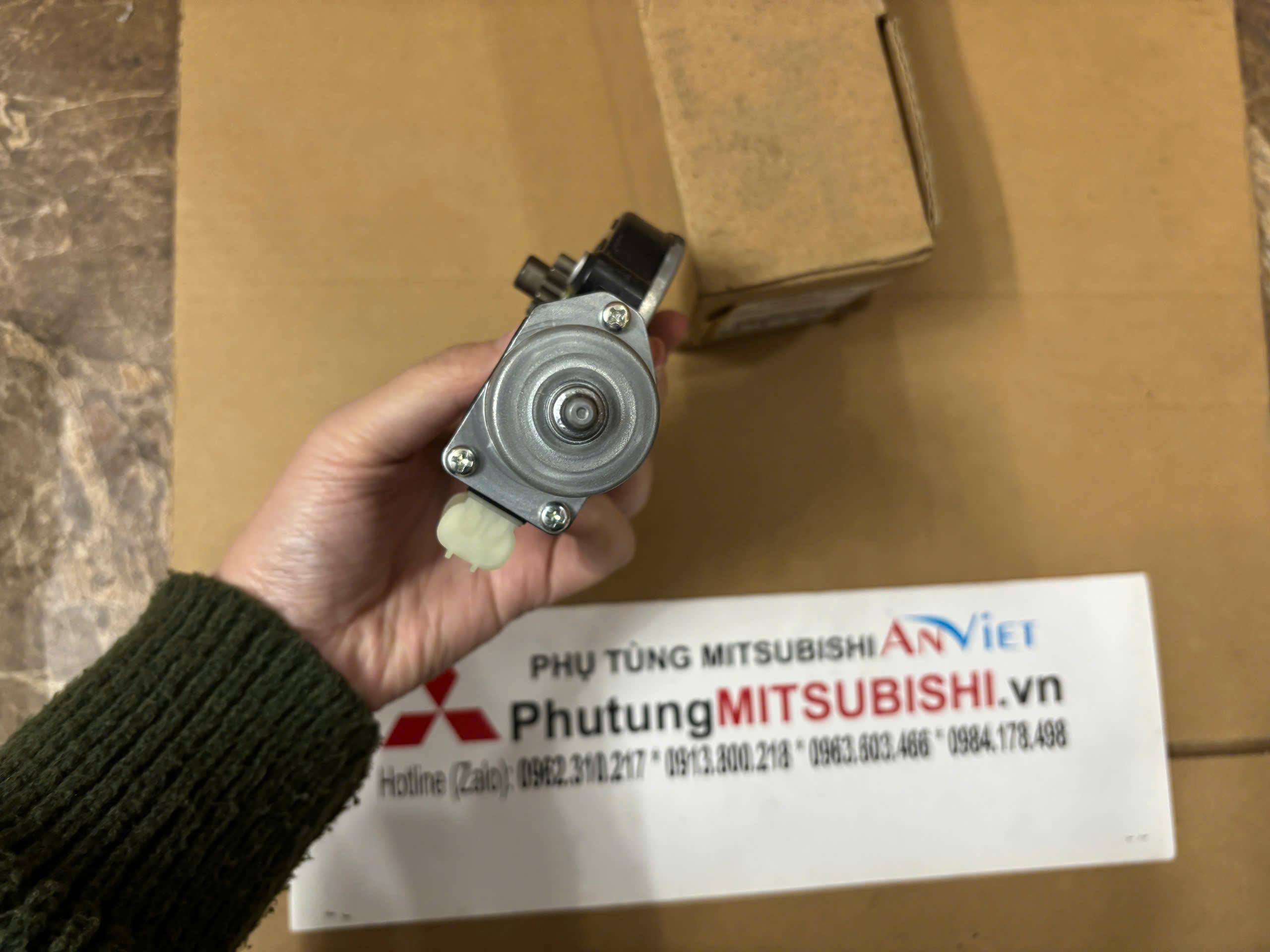 Mô tơ lên xuống kính xe Mitsubishi Xpander