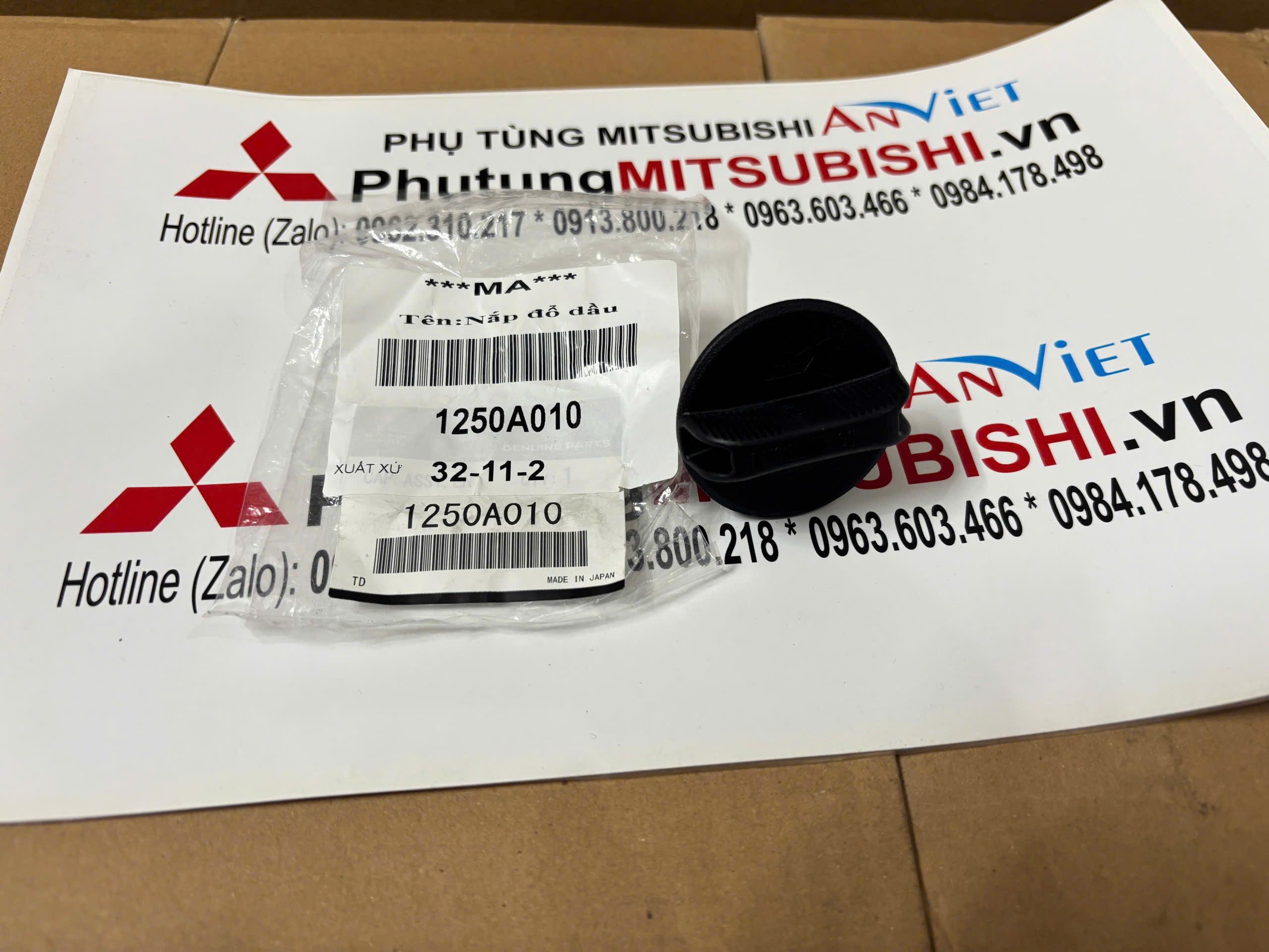 Nắp đổ dầu, nhớt động cơ xe Mitsubishi Attrage