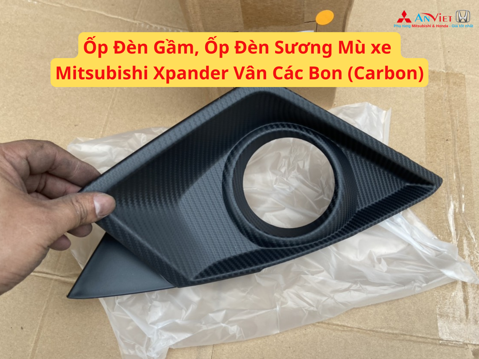 Ốp Đèn Gầm, Ốp Đèn Sương Mù xe Mitsubishi Xpander Vân Các Bon (Carbon)