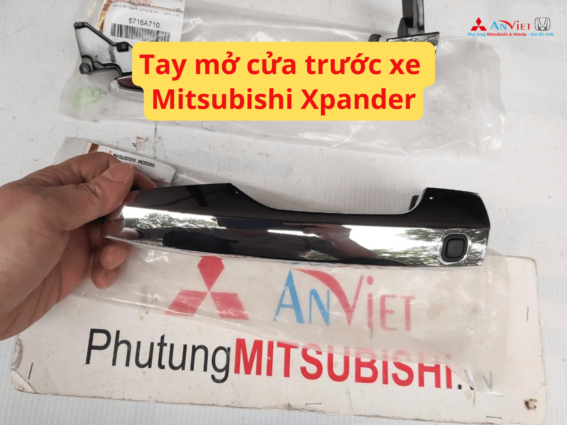 Tay mở cửa trước xe Mitsubishi Xpander