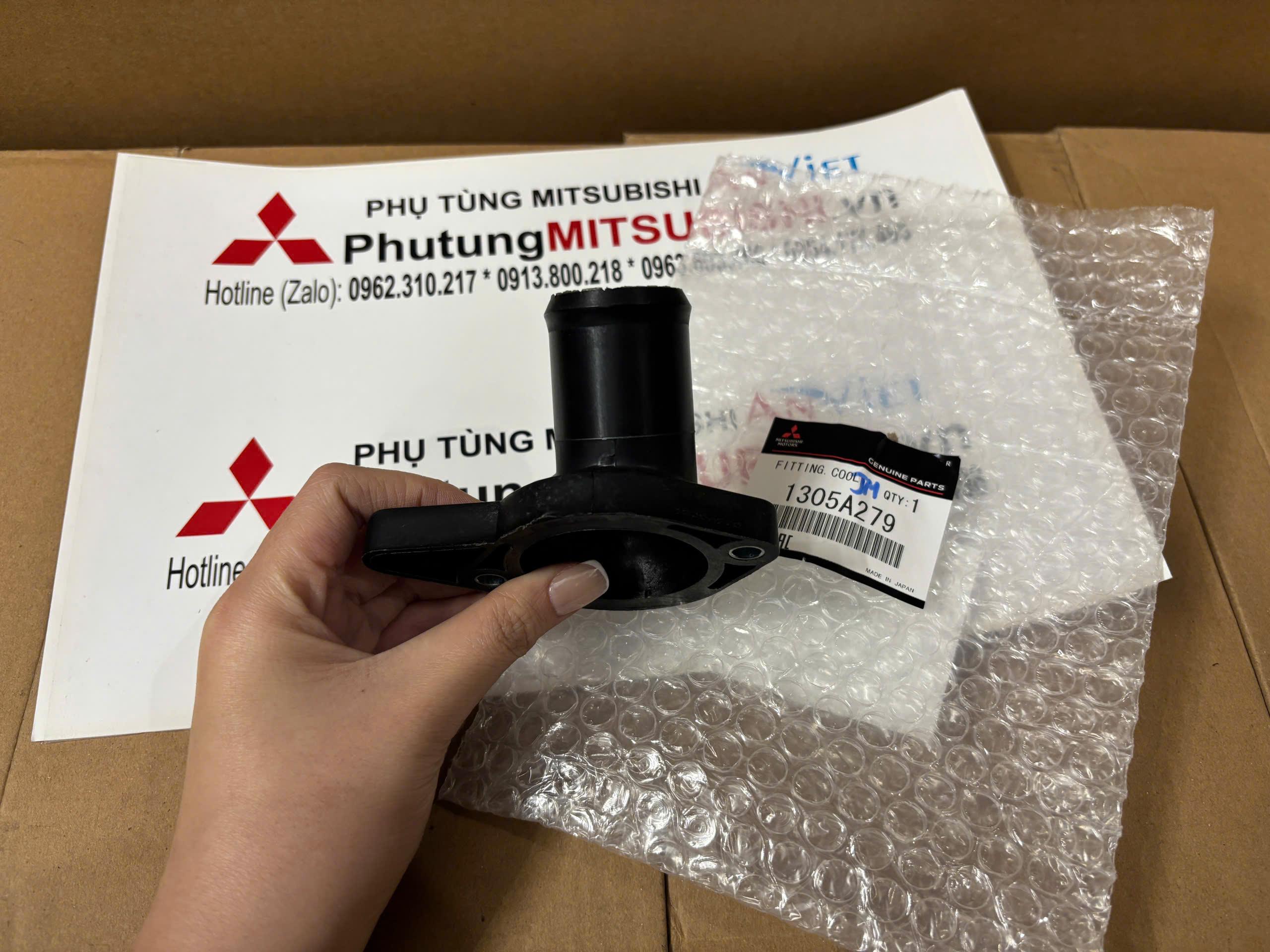 Vỏ van hằng nhiệt xe Mitsubishi Xpander